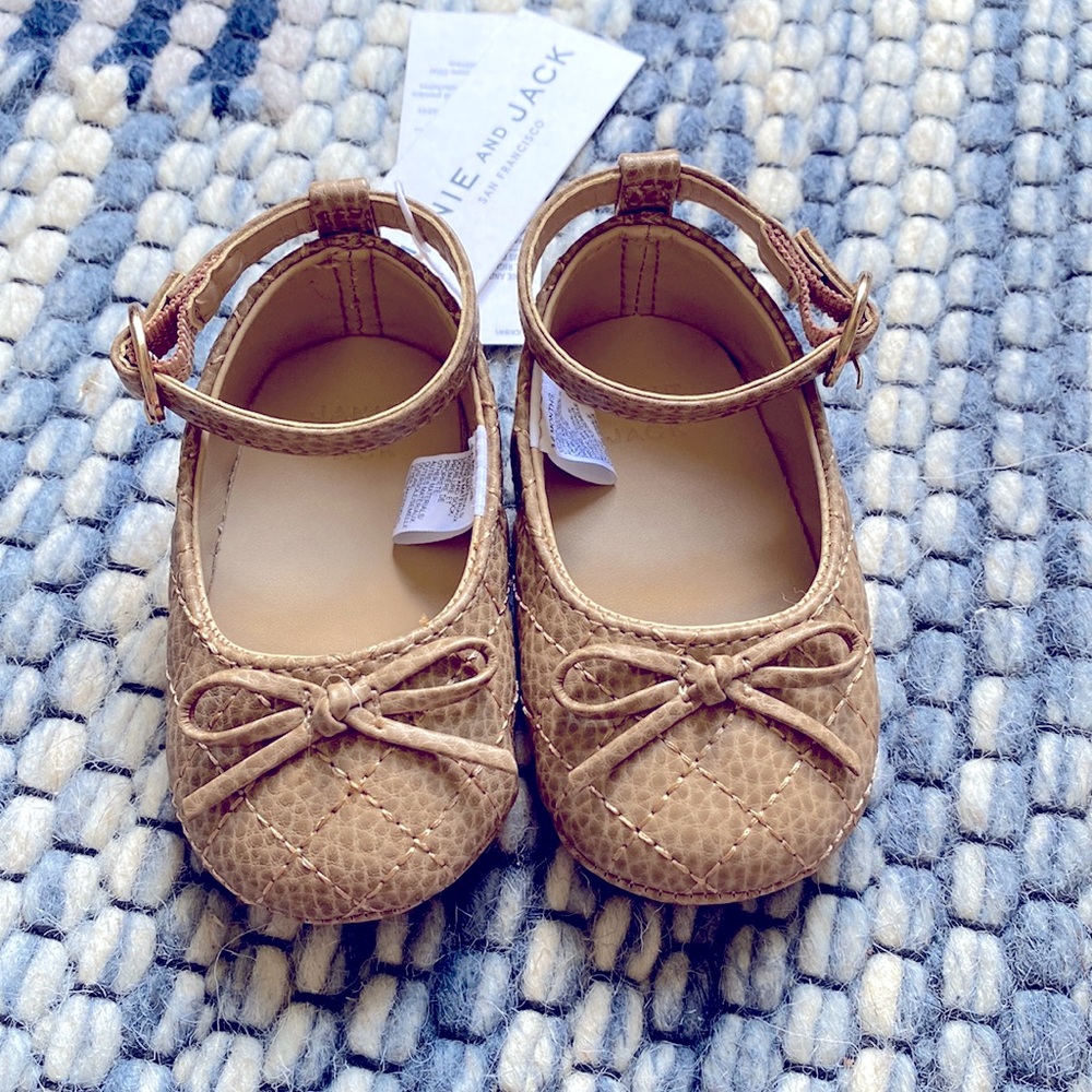 NWT - Janie & Jack Baby Girl Ankle Strap Tan Quilted Leather Bow Slippers, 3-6M
